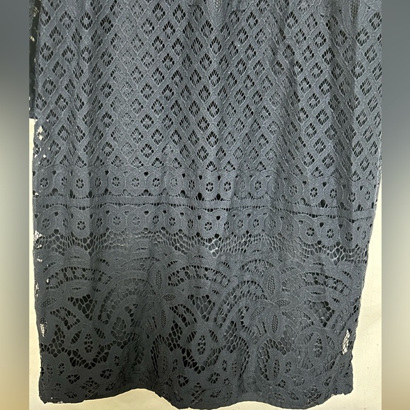 Loft Navy Shift Dress‎ with Lace Shell Size 4 - Picture 3 of 7